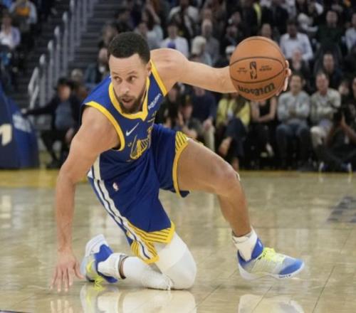 埃弗顿低谷,闪耀,杜库雷迎来,太阳城,太阳城娱乐,太阳城app,太阳城赌场