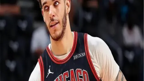 东契奇32分三连败，詹姆斯赛后拒采访，里夫斯直言真相